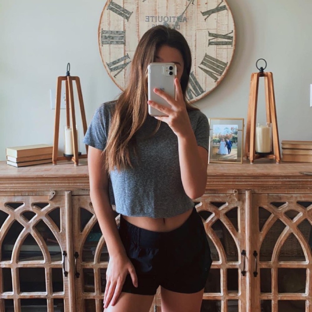 gray crop top!!